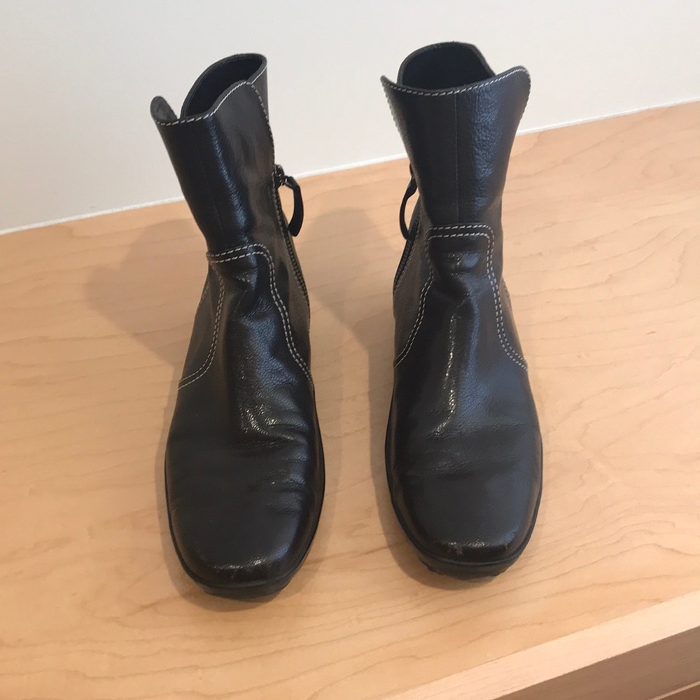 Tod’s brown leather boots